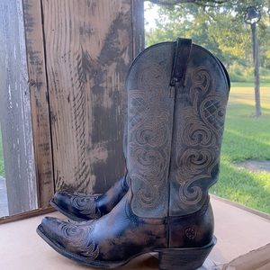 Ariat womens Western boots size 7B